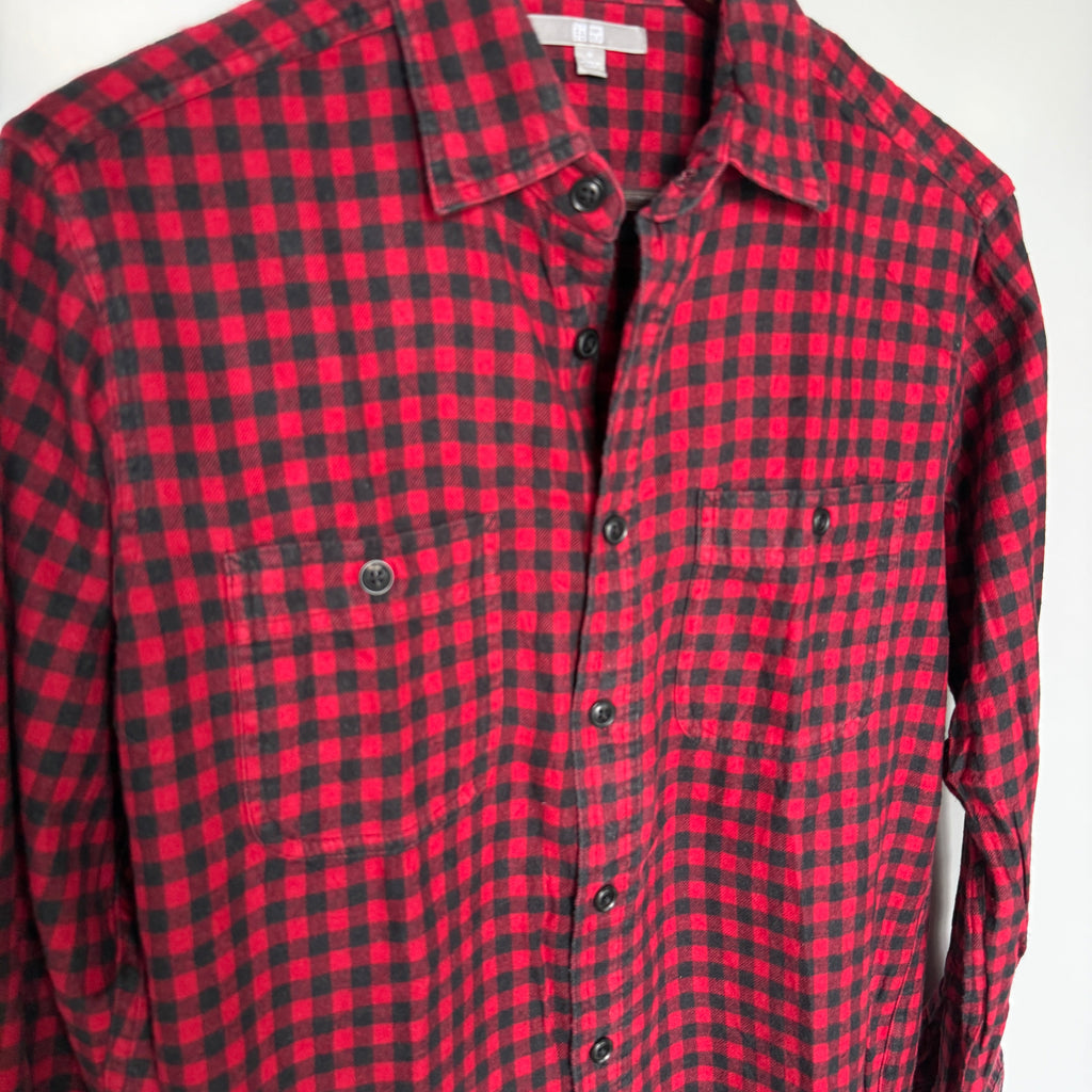 Uniqlo checkered shirt