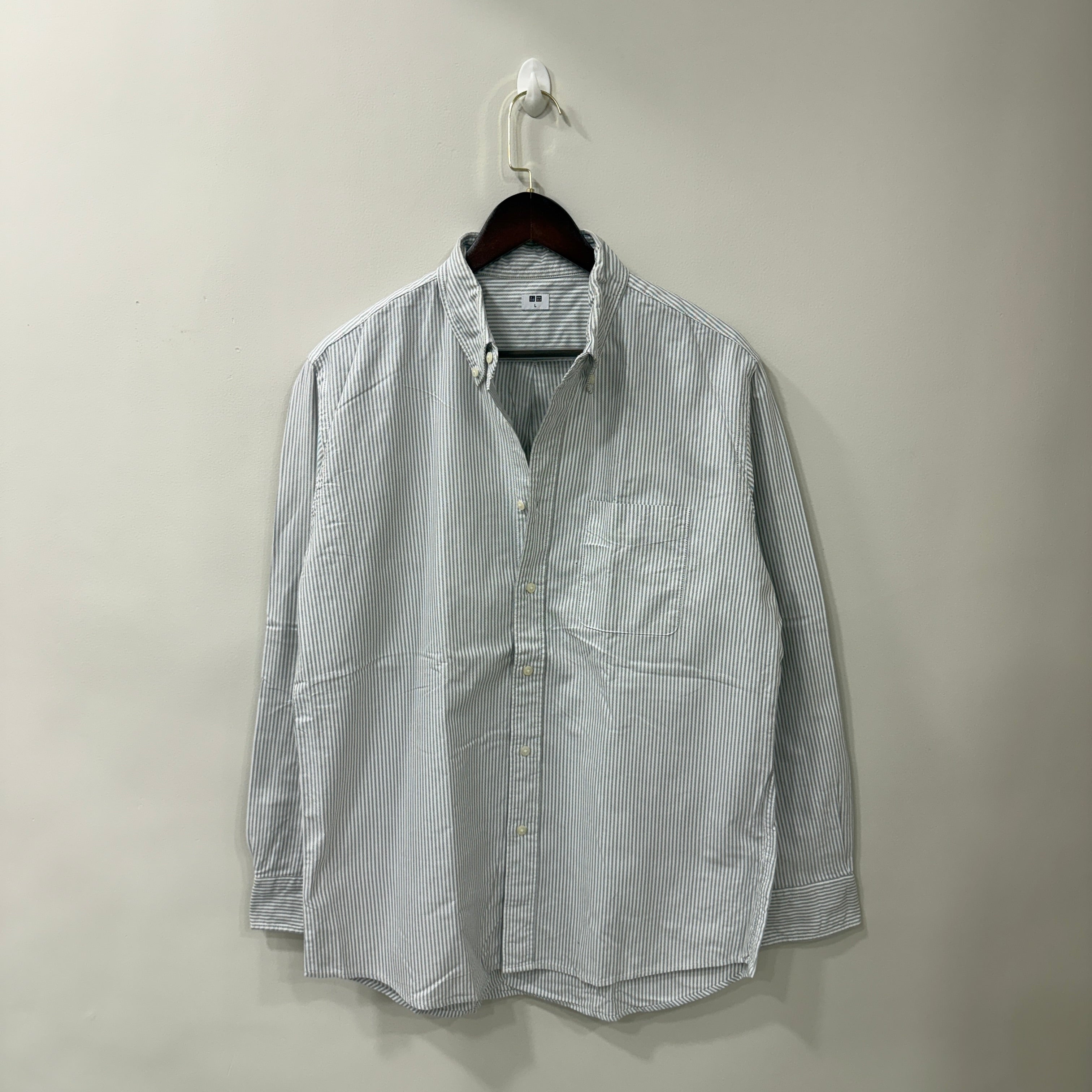 Uniqlo grey stripes Oxford button down shirt