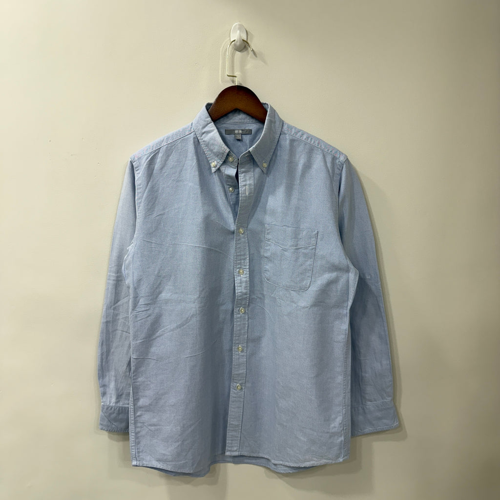 Uniqlo blue oxford button down shirt