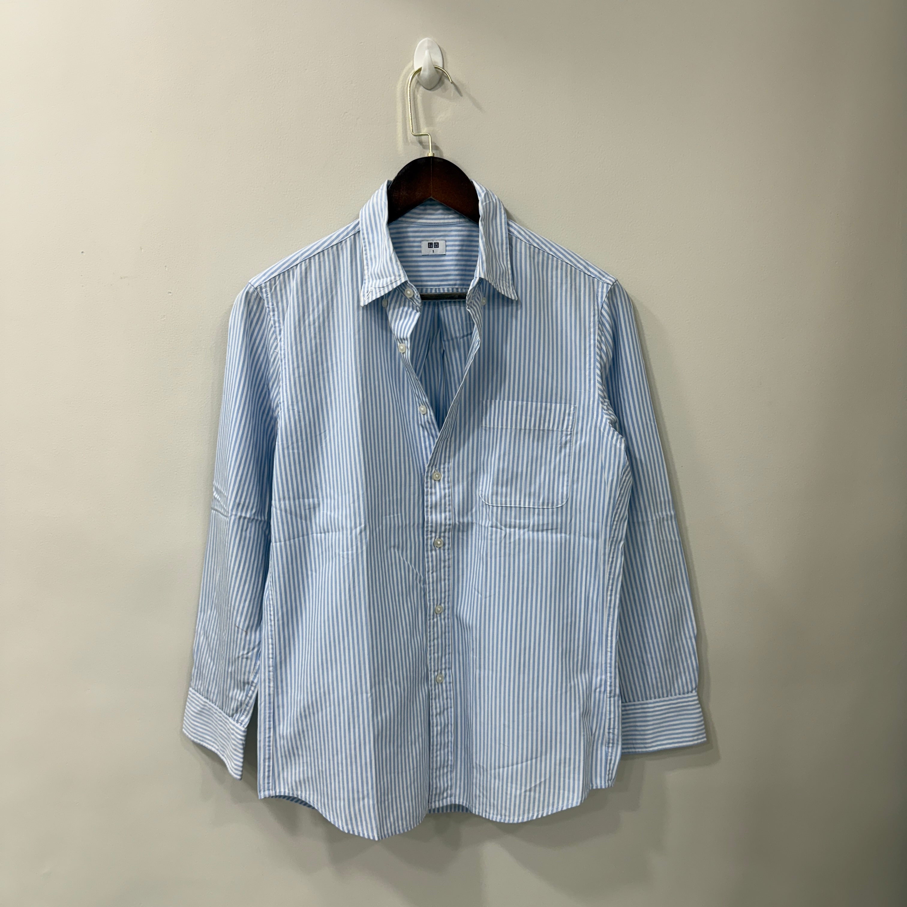 Uniqlo blue Stripes shirt