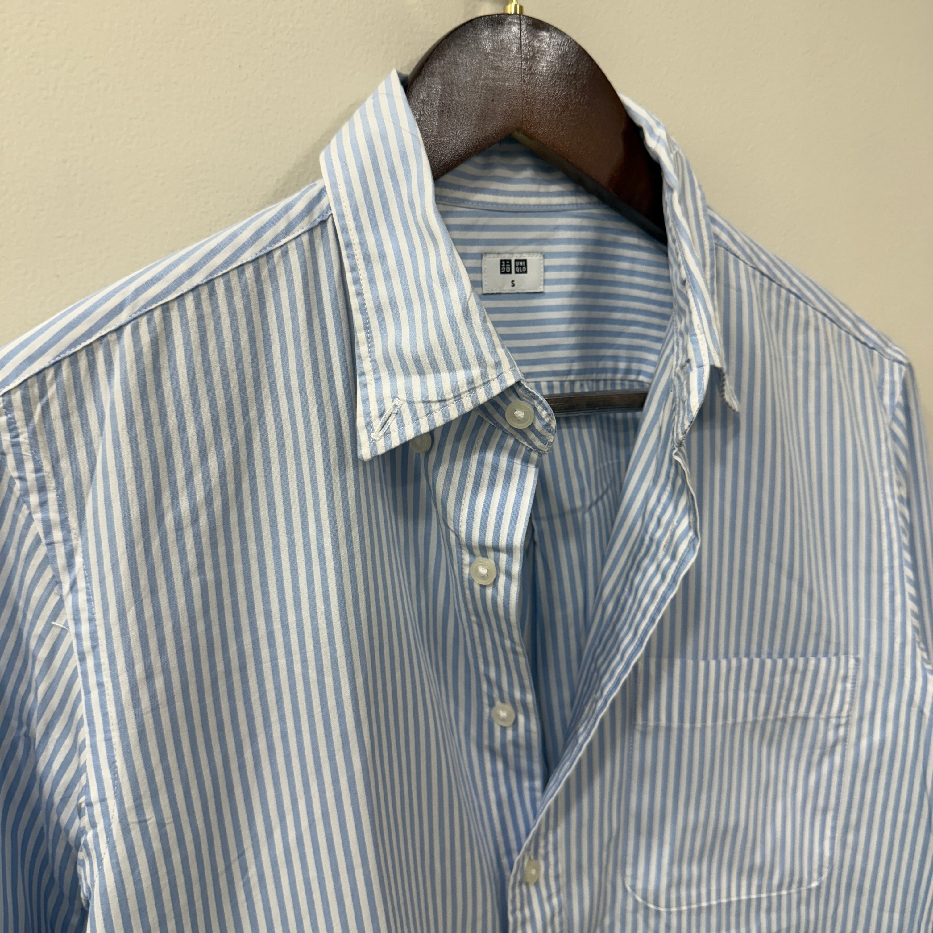 Uniqlo blue Stripes shirt