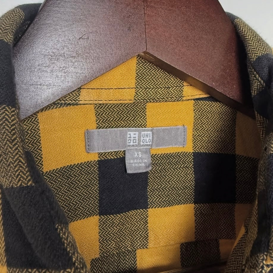 Uniqlo checkered half sleeve shirt