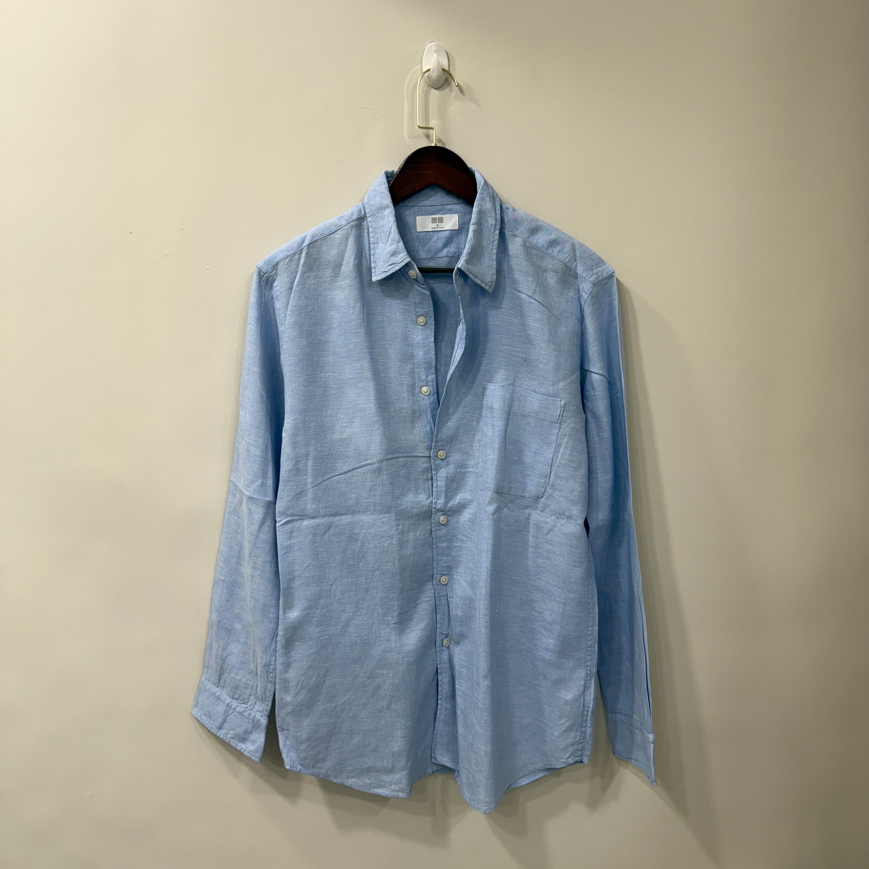 Uniqlo powder blue  100% linen shirt