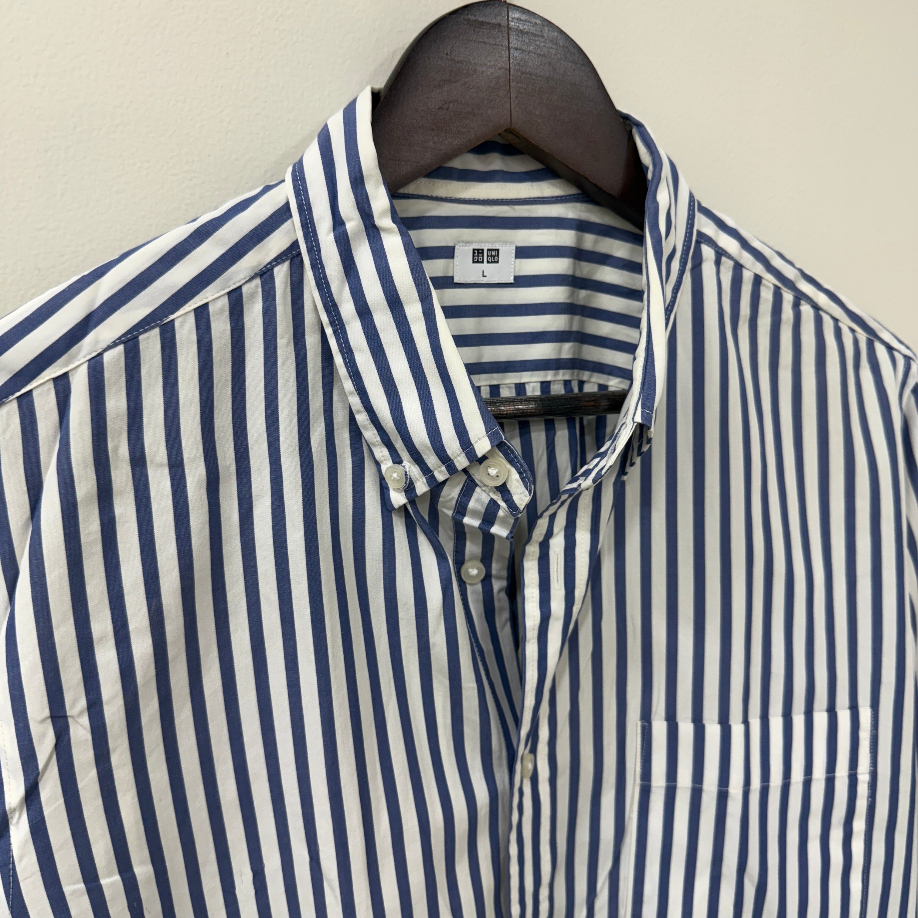 Uniqlo blue stripes shirt