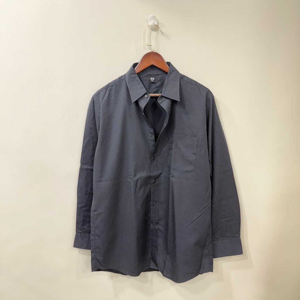 Uniqlo black solid shirt