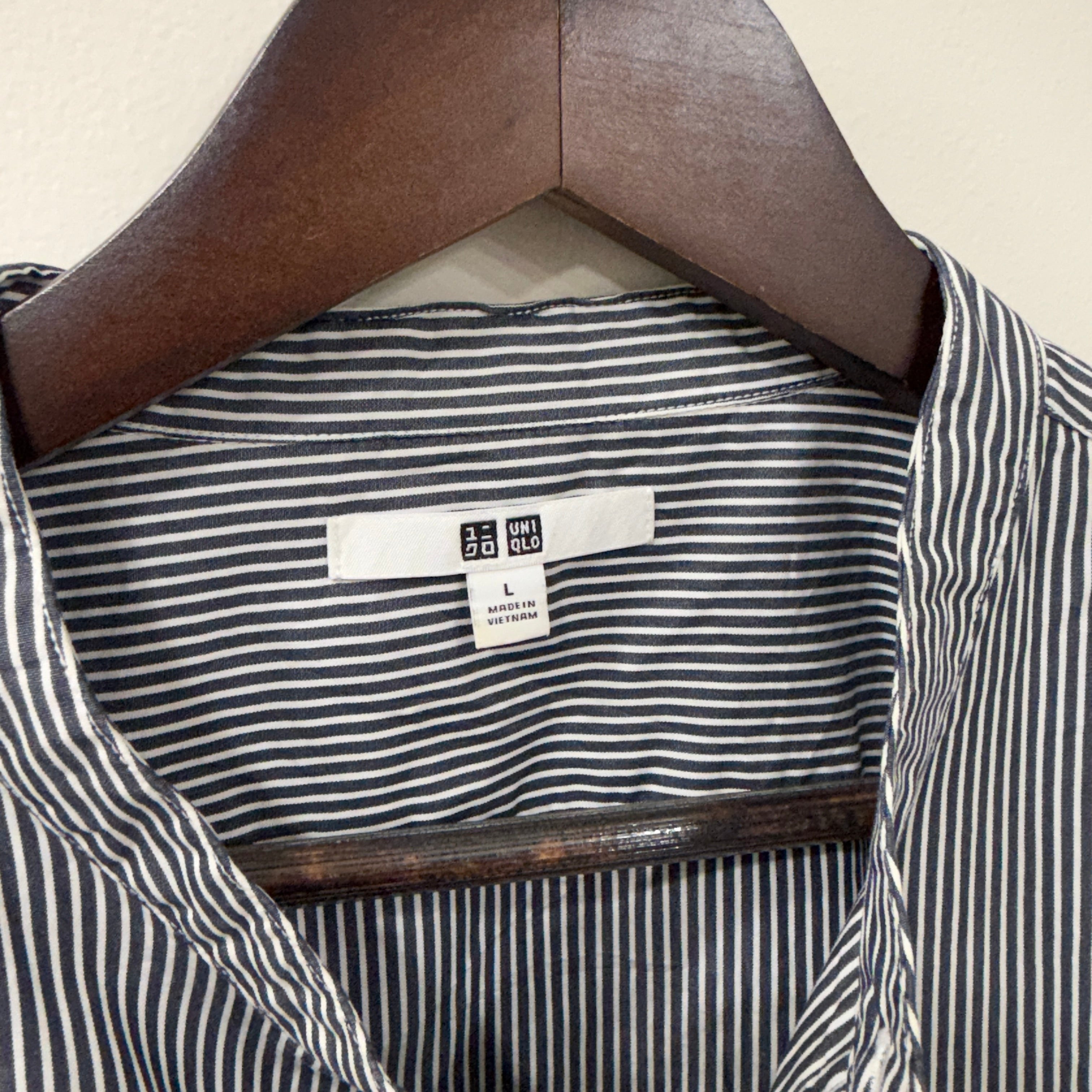 Uniqlo Chinese collar stripes shirt