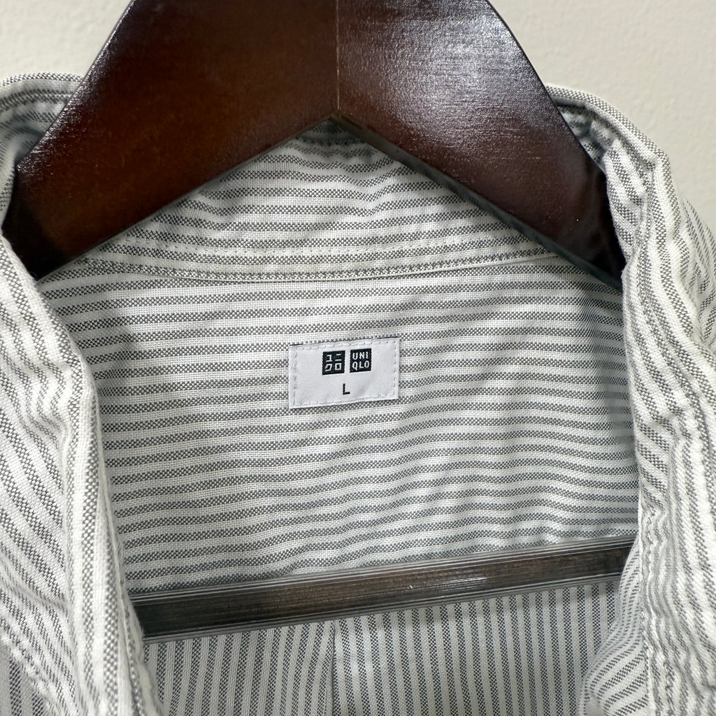 Uniqlo grey stripes Oxford button down shirt