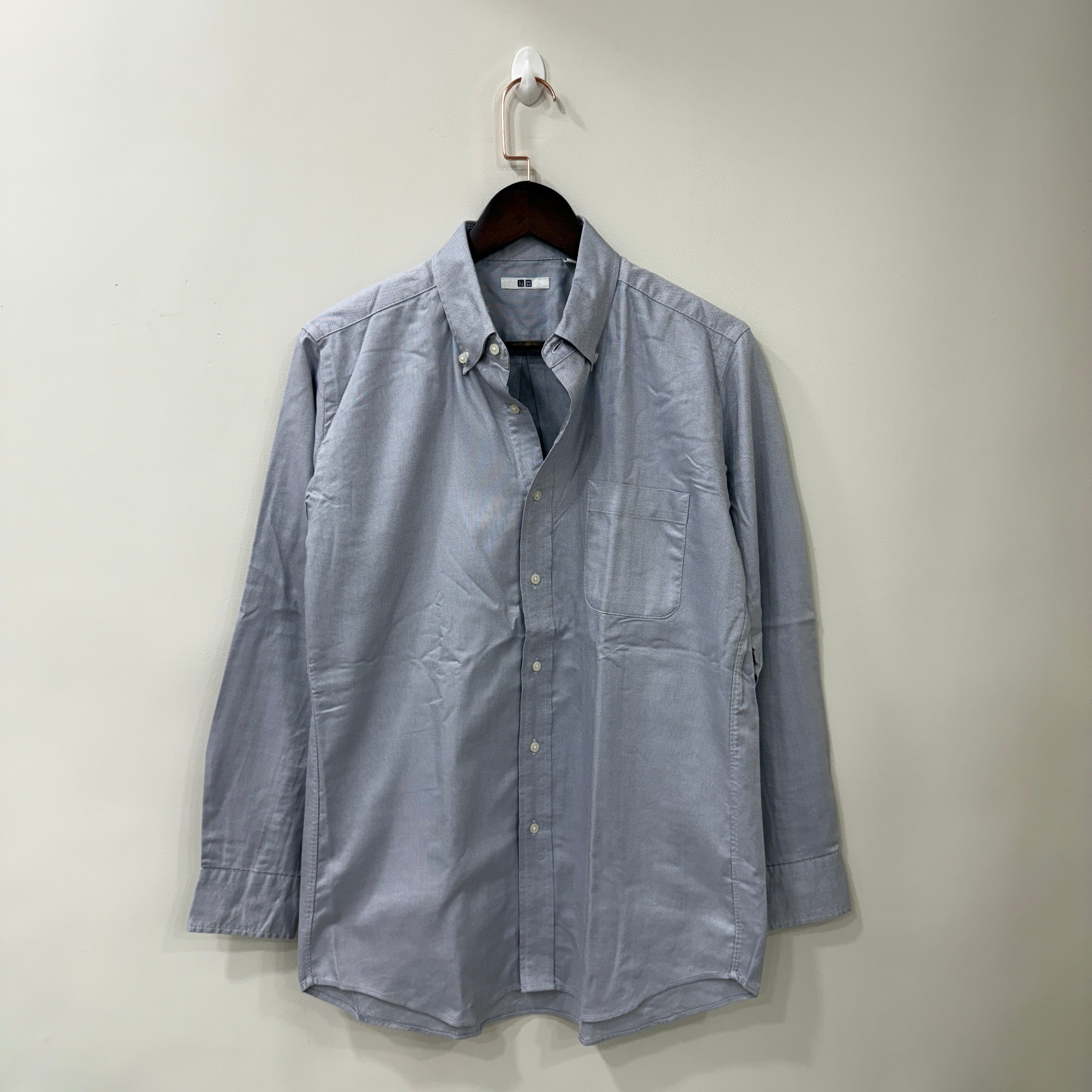 Uniqlo solid shirt