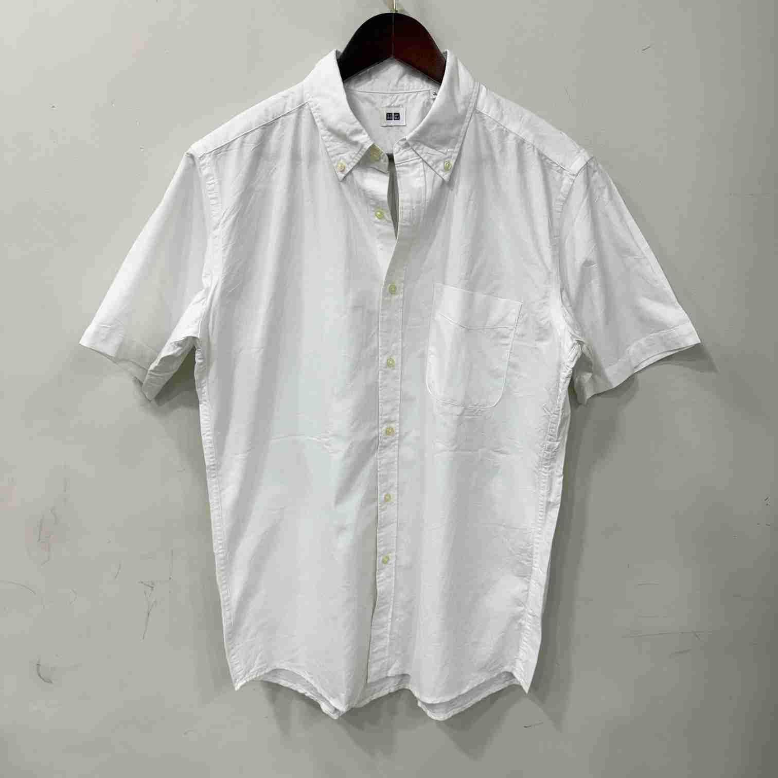 Uniqlo white oxford half sleeve shirt