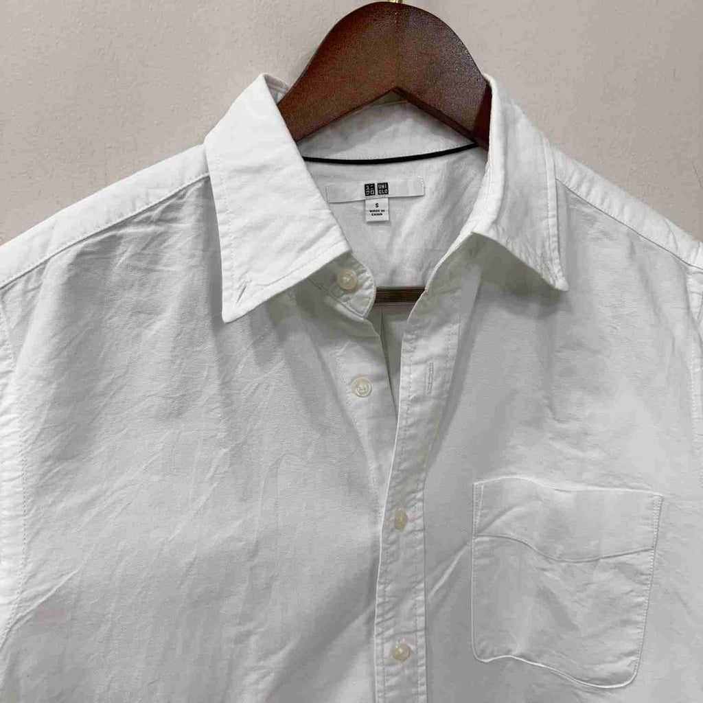 Uniqlo white oxfrod shirt
