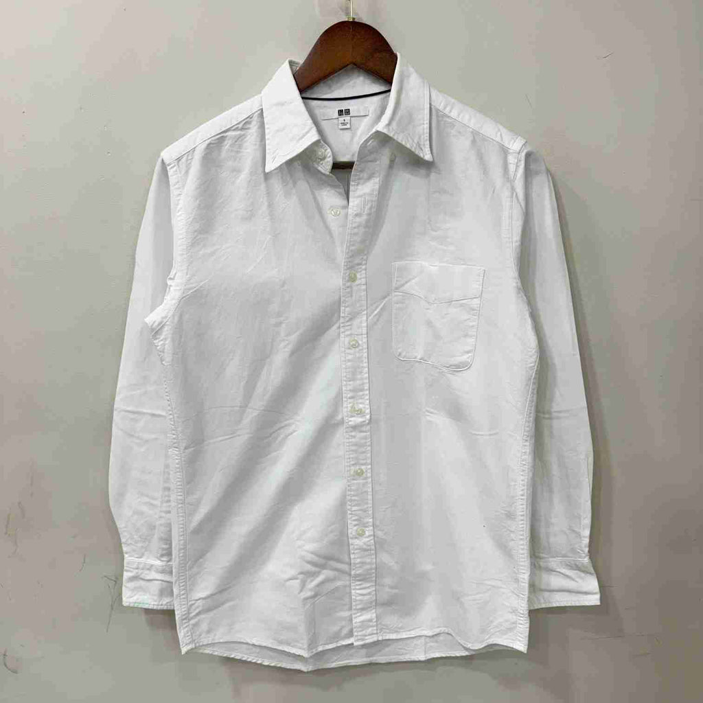 Uniqlo white oxfrod shirt
