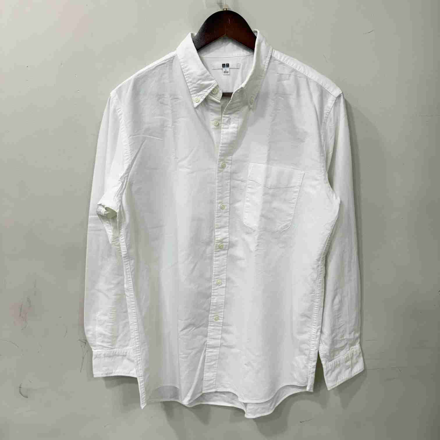 Uniqlo button down oxford shirt