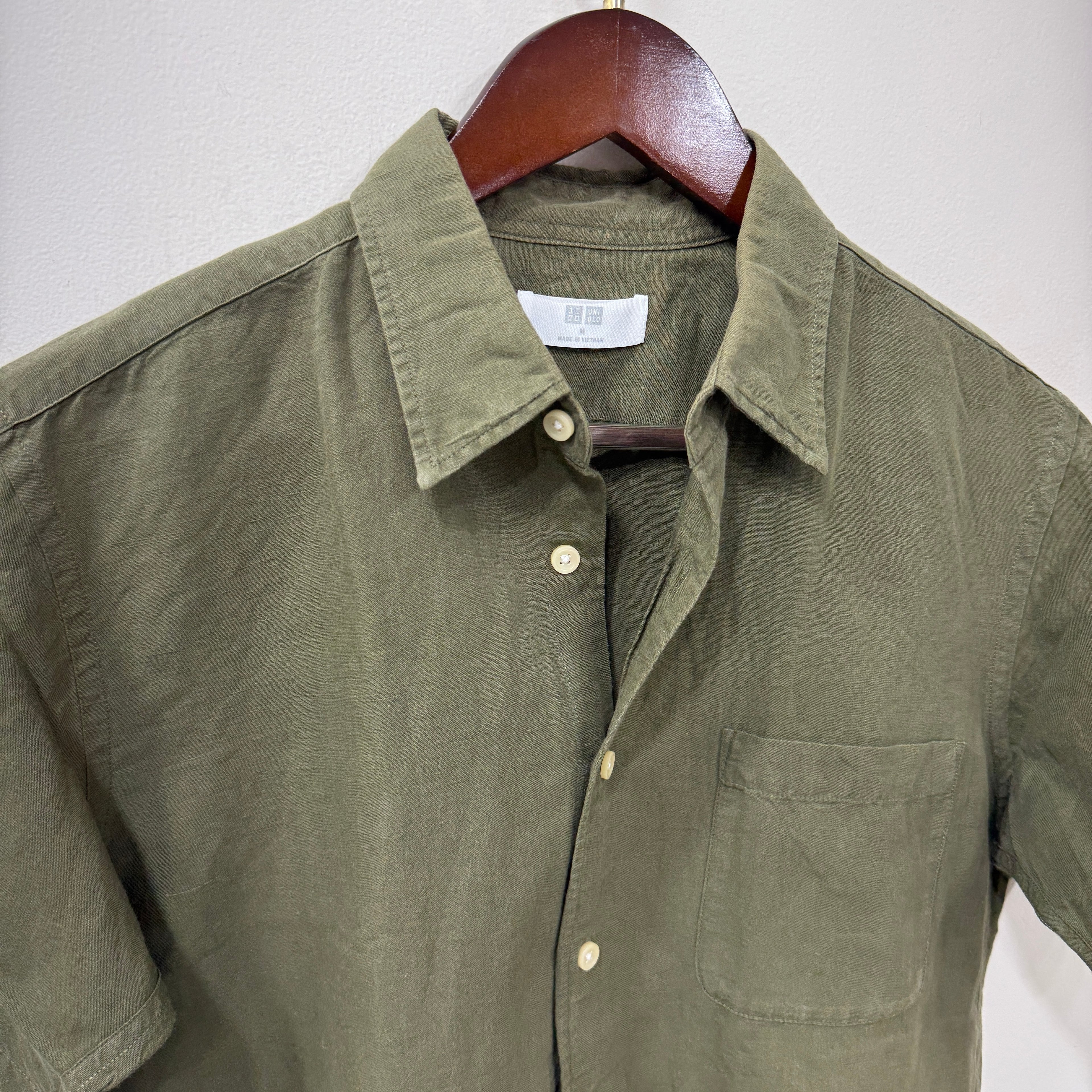 Uniqlo Green linen solid shirt