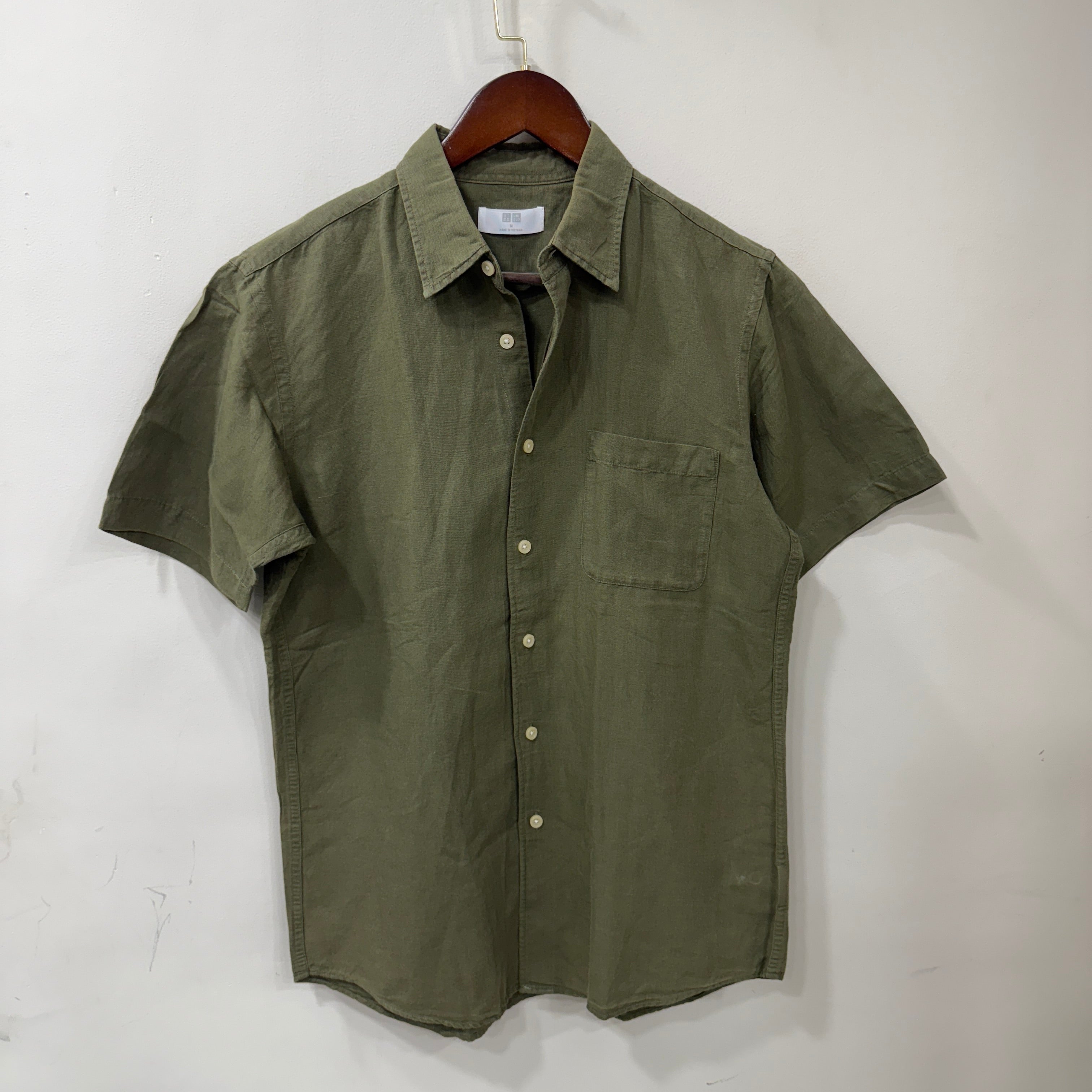 Uniqlo Green linen solid shirt