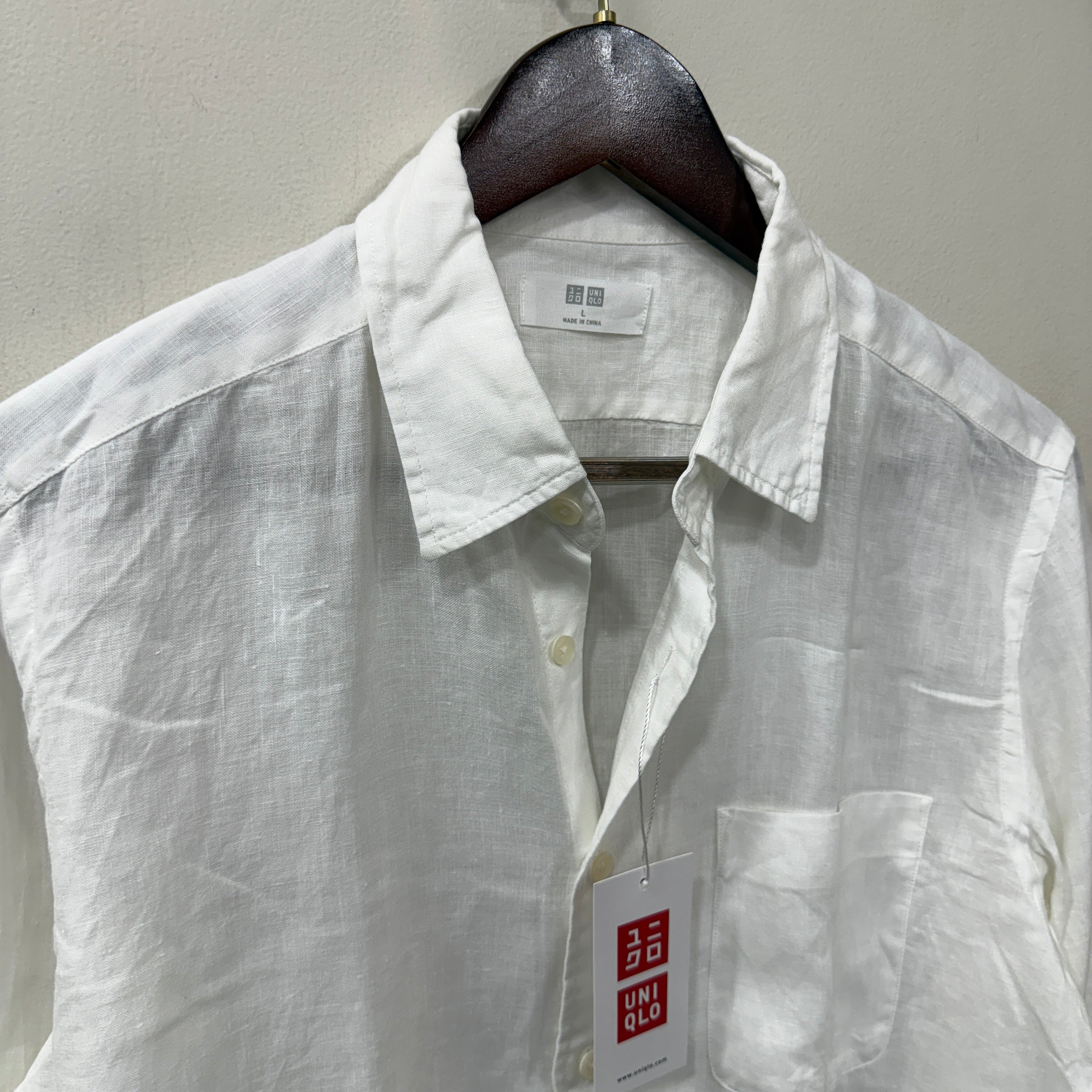 Uniqlo 100% linen white solid shirt