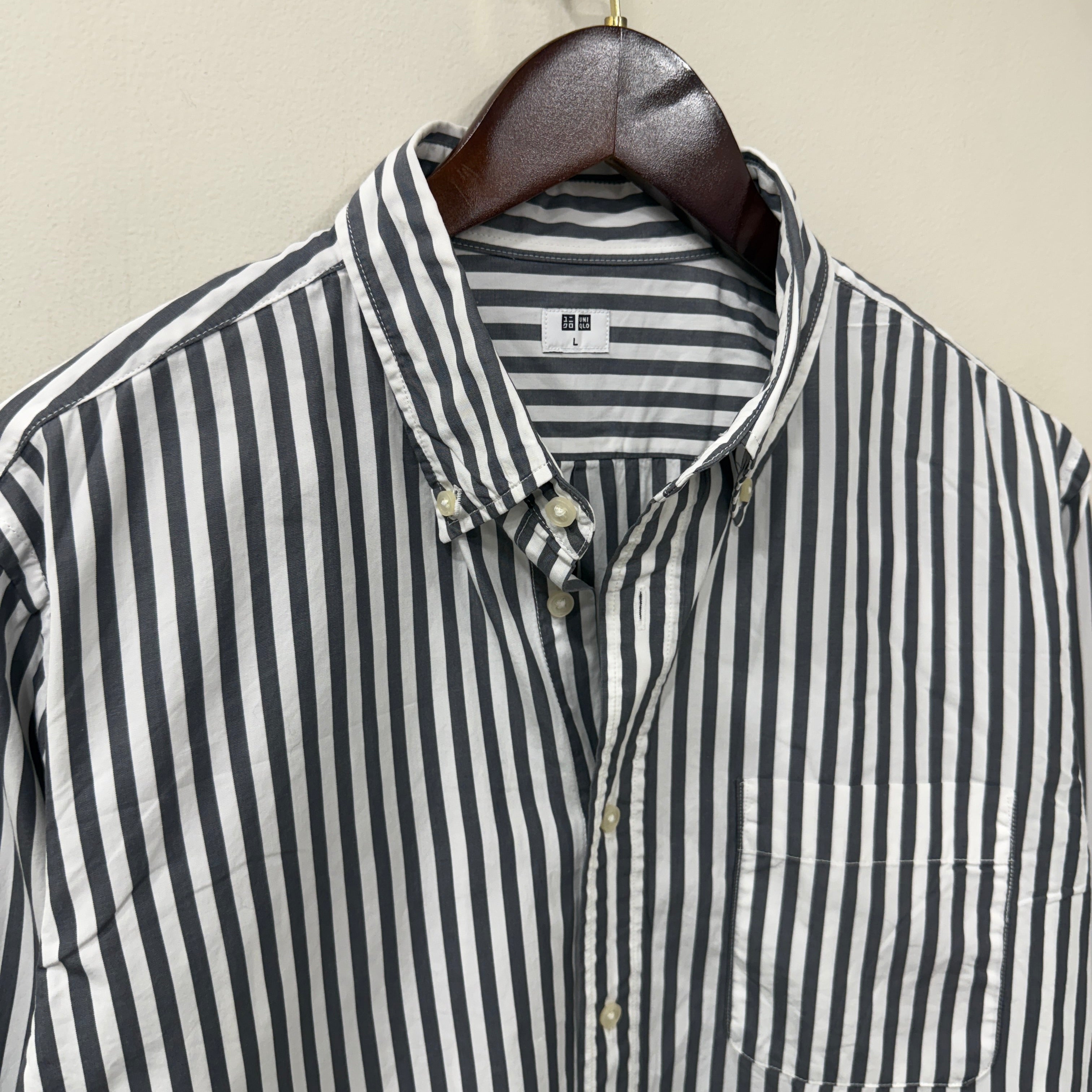 Uniqlo stripes shirt