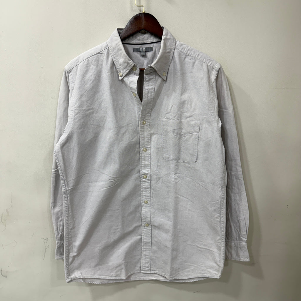Uniqlo solid oxford button down shirt