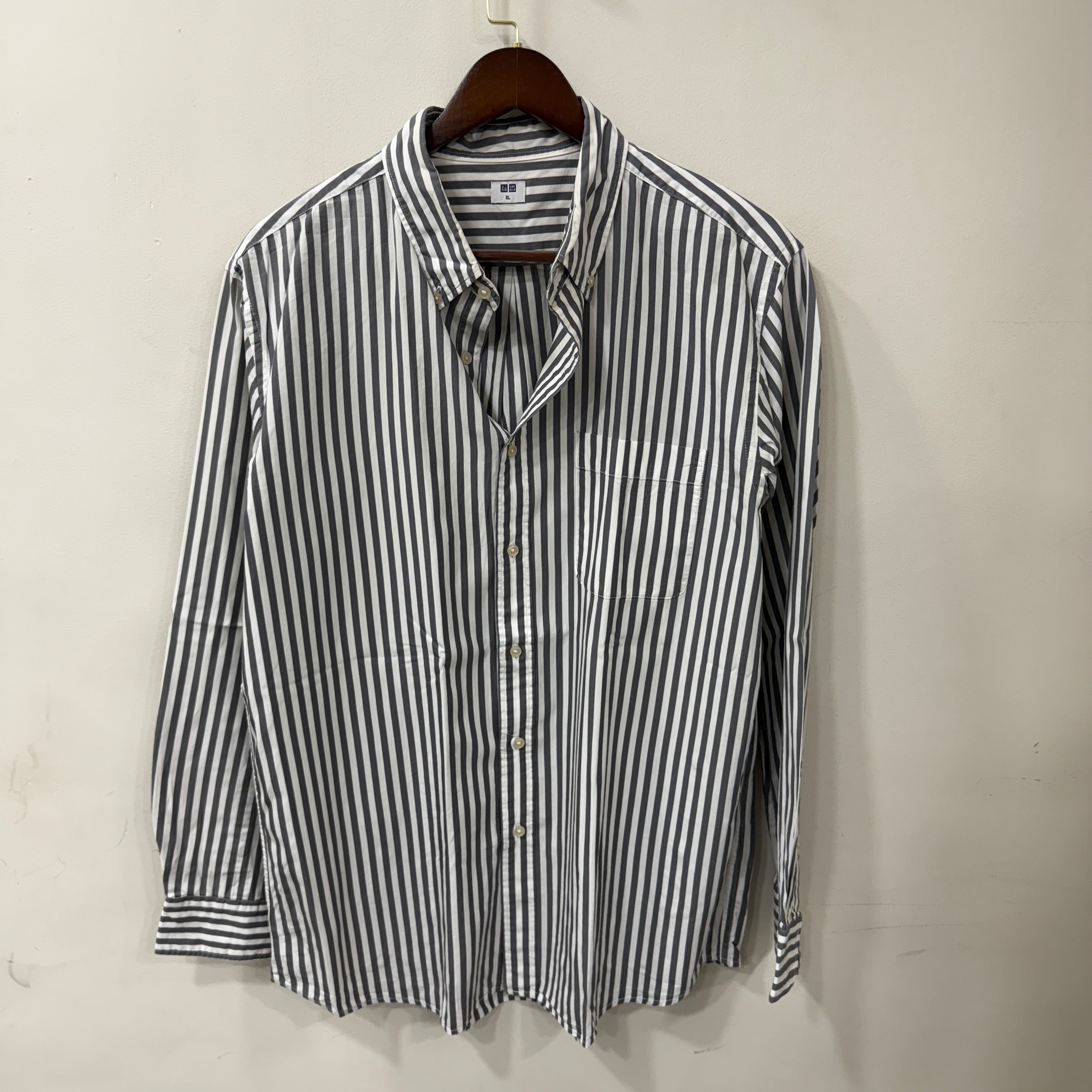 Uniqlo stripes shirt
