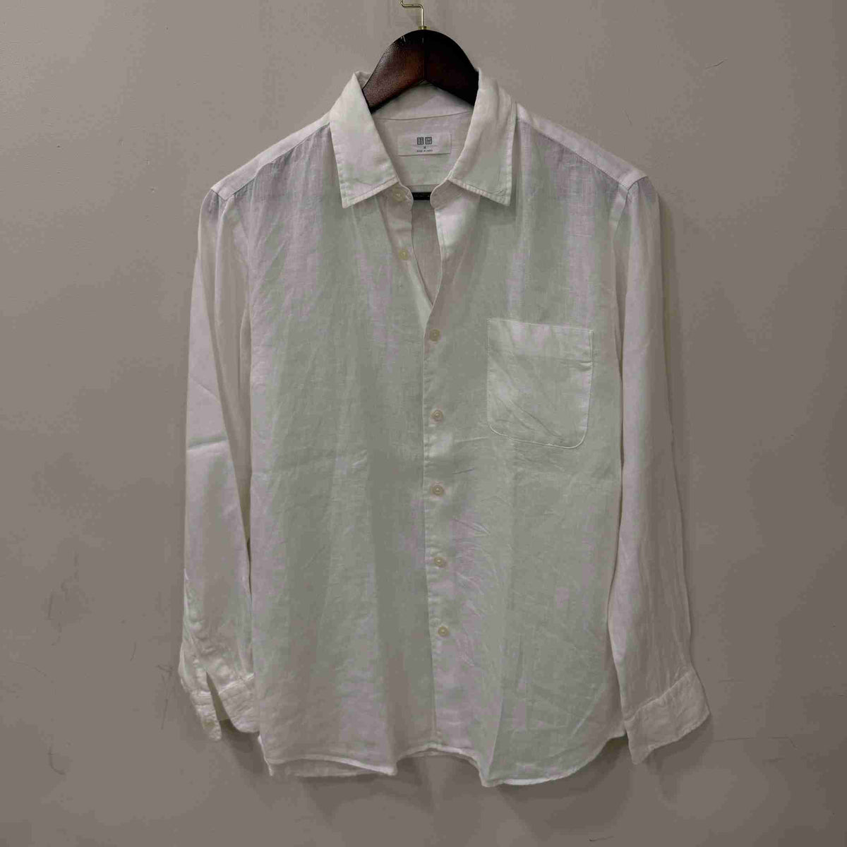 Uniqlo 100% linen white shirt