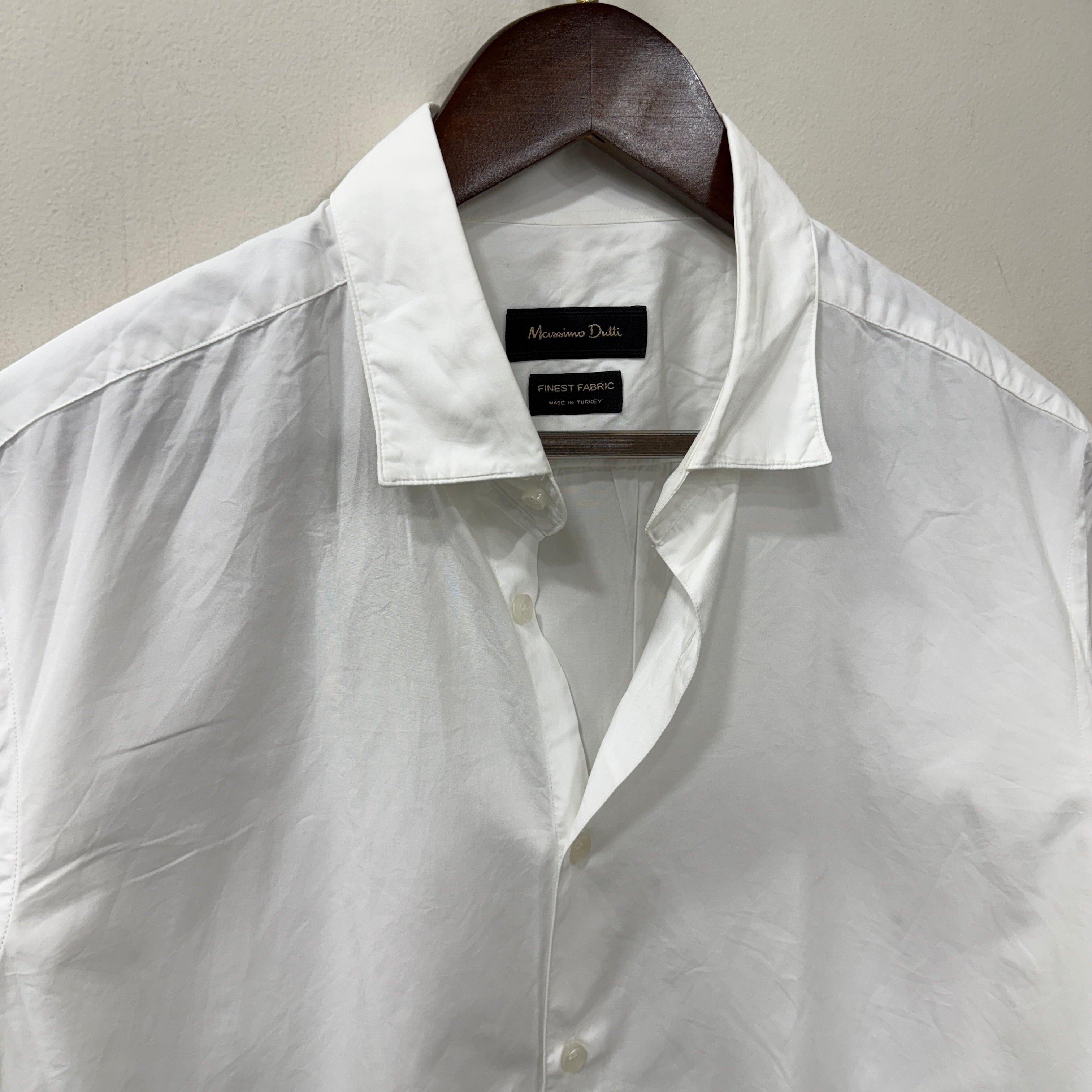 Mossimo Dutti White solid shirt