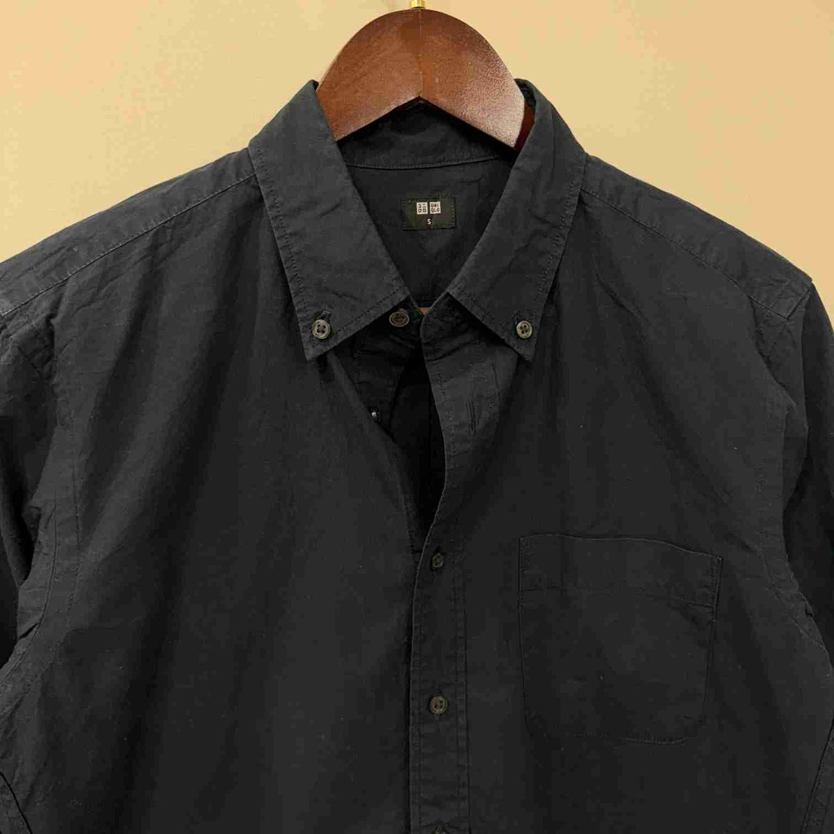Uniqlo Navy Blue solid shirt