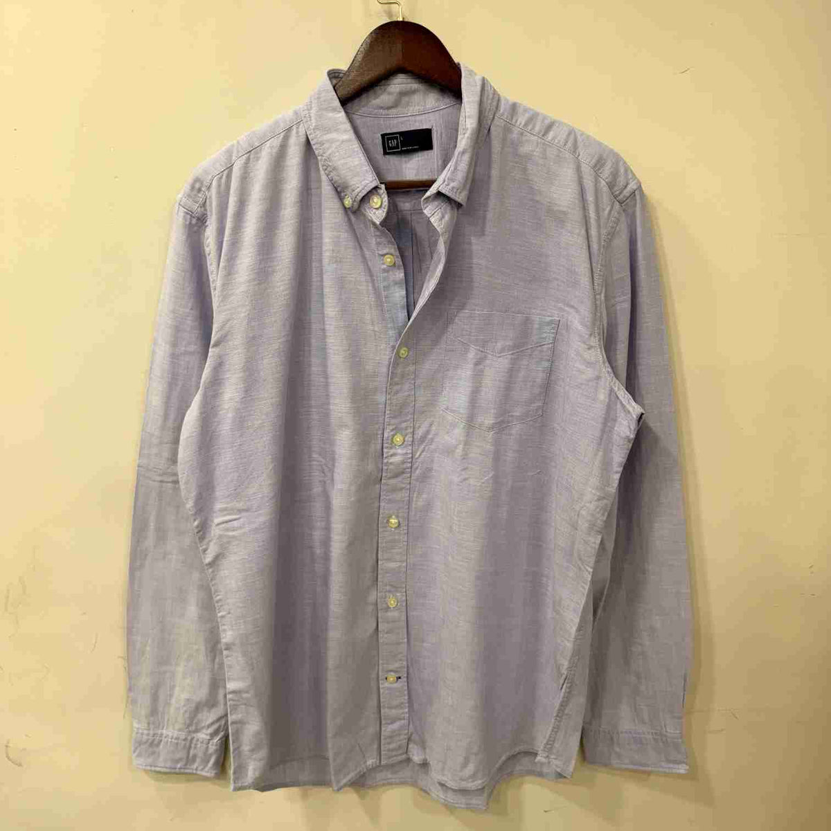 Gap shirt