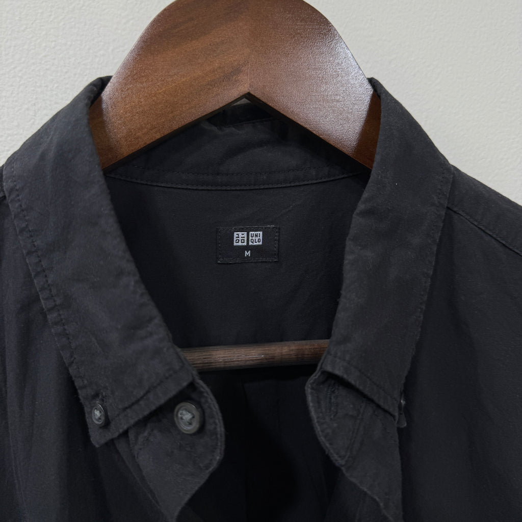 Uniqlo black solid shirt