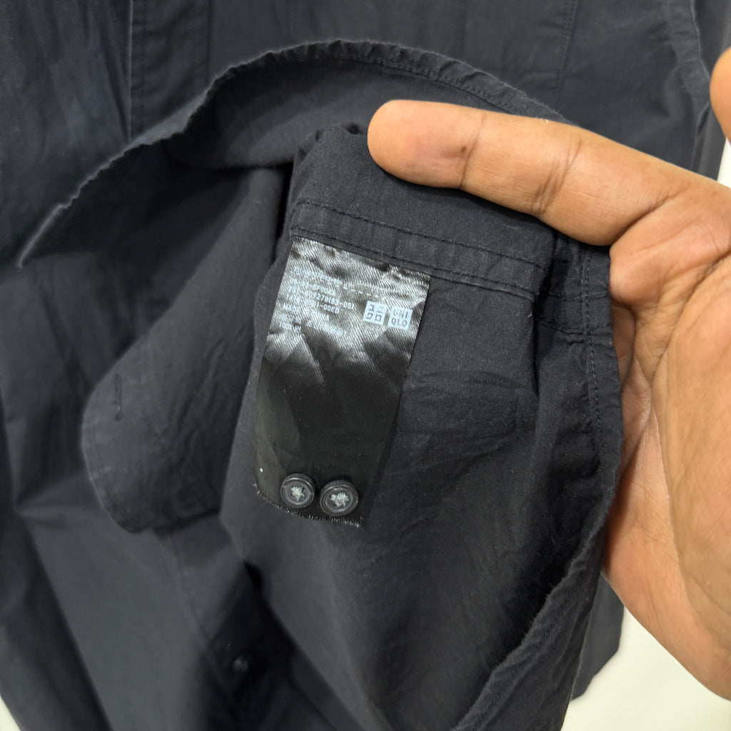 Uniqlo black solid shirt
