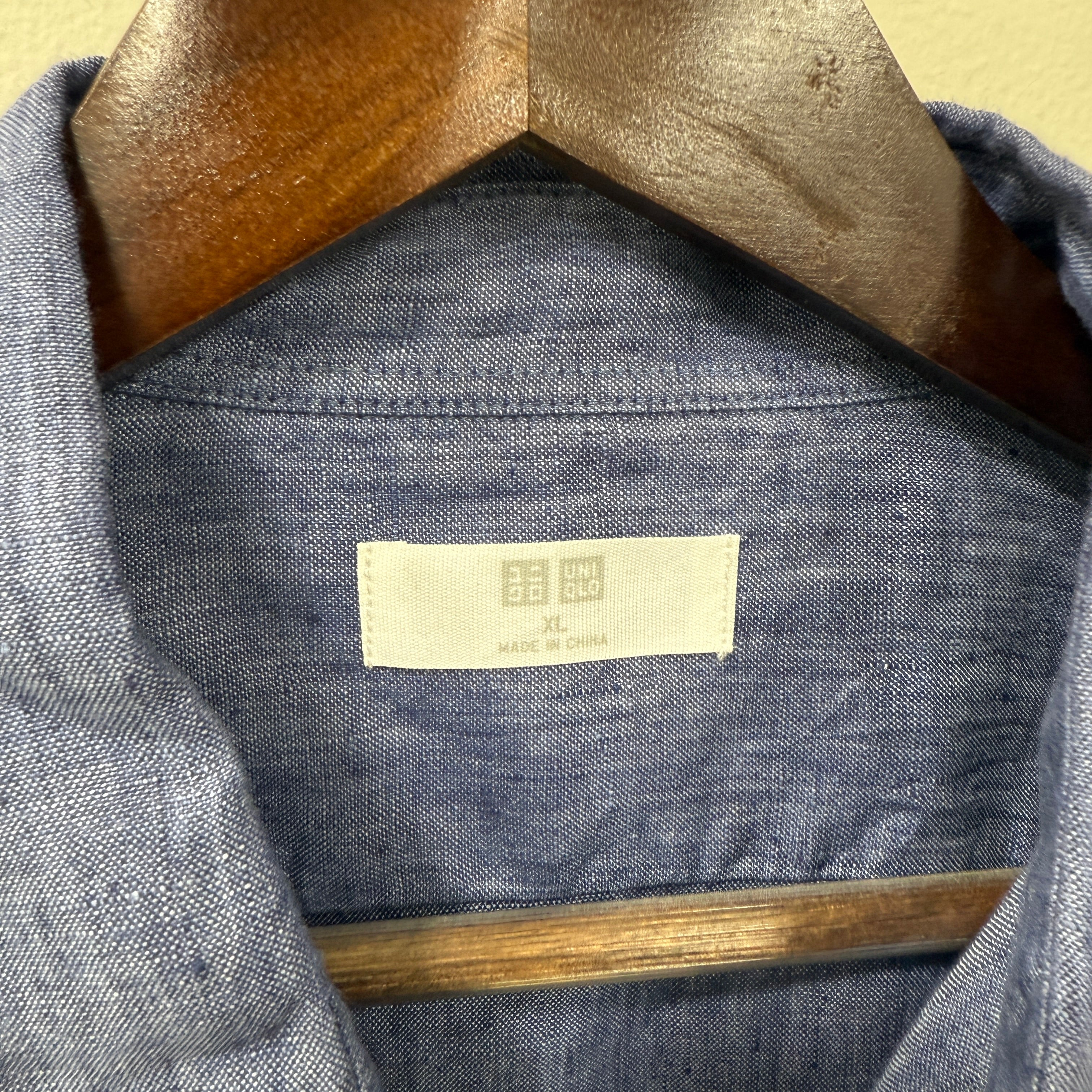 Uniqlo 100% linen solid shirt