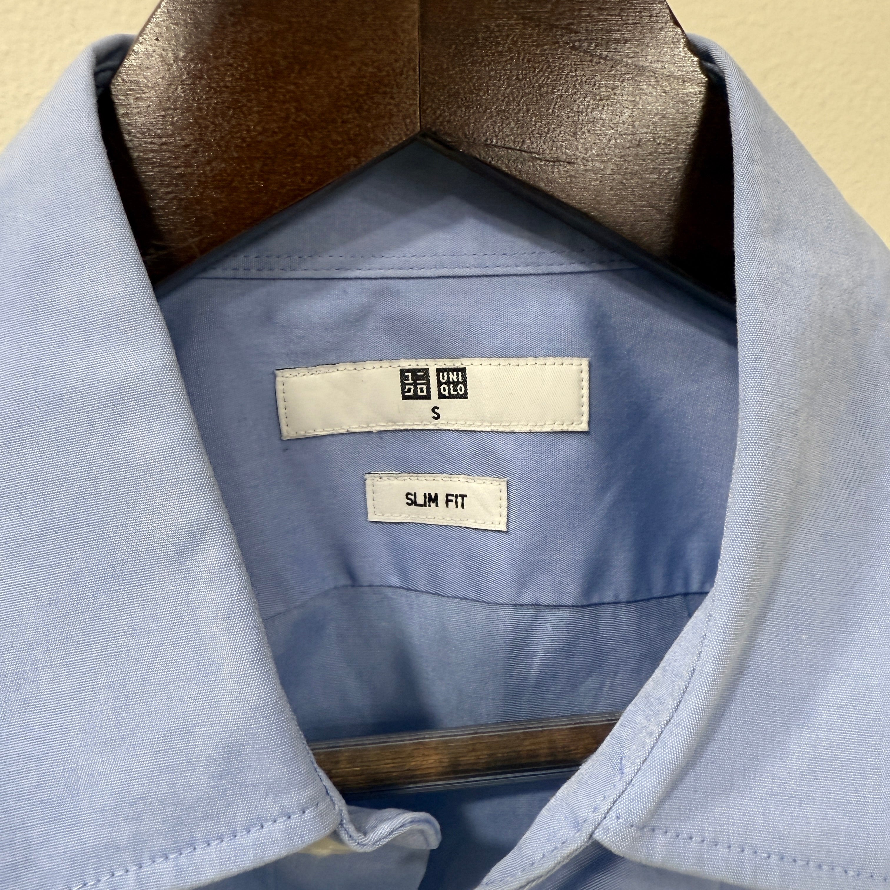 Uniqlo solid blue slim fit shirt