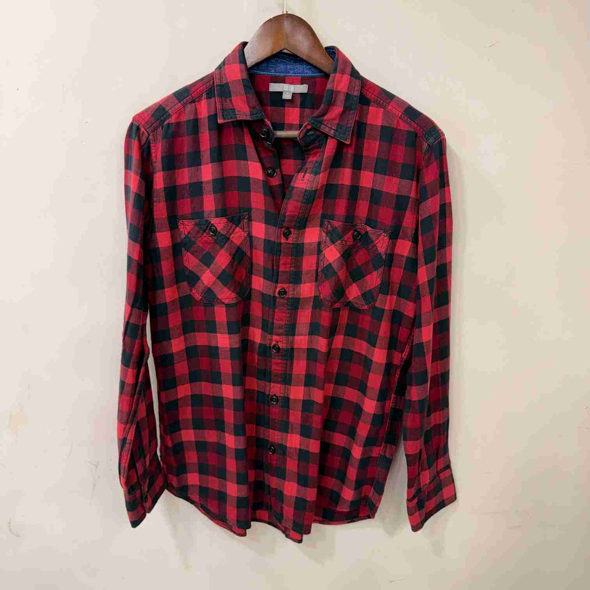 Uniqlo checkered shirt