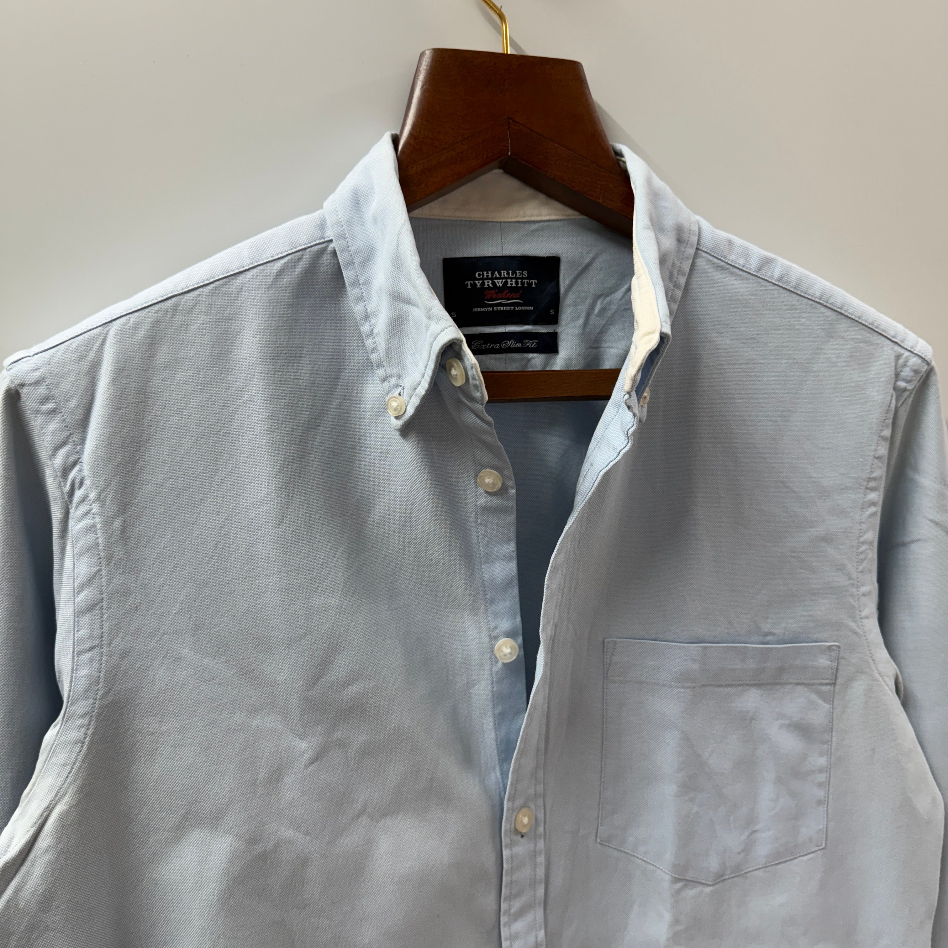 Charles Tyrwhitt blue solid oxford button down shirt