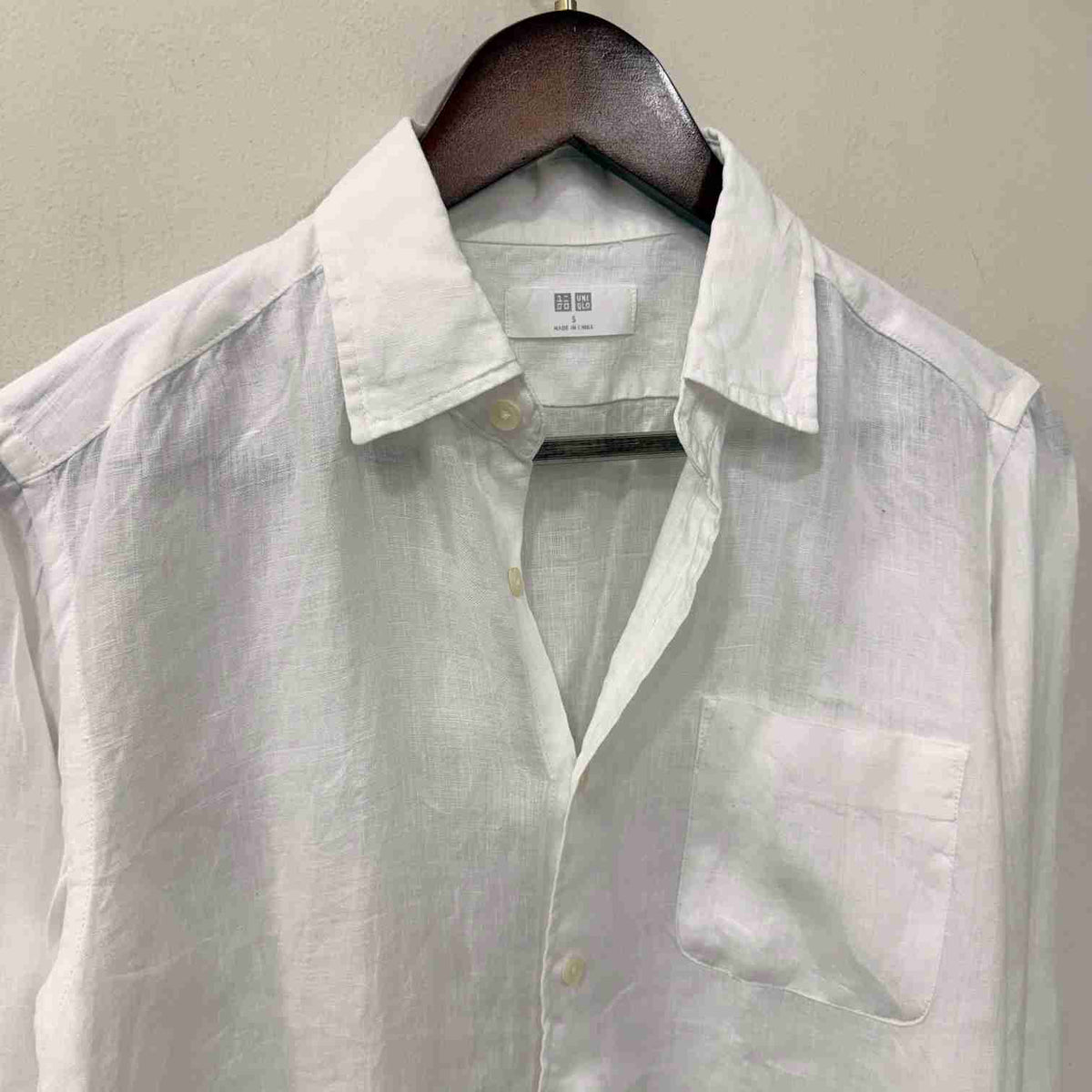 Uniqlo 100% linen white shirt