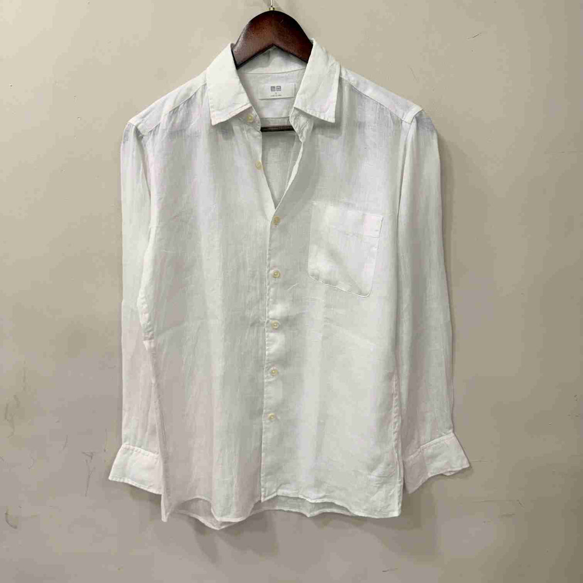 Uniqlo 100% linen white shirt