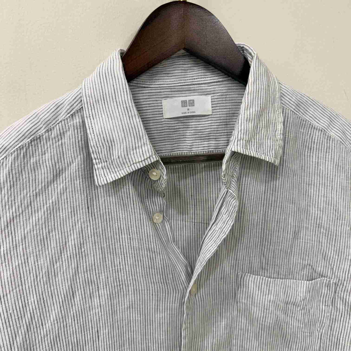 Uniqlo 100% linen stripes shirt