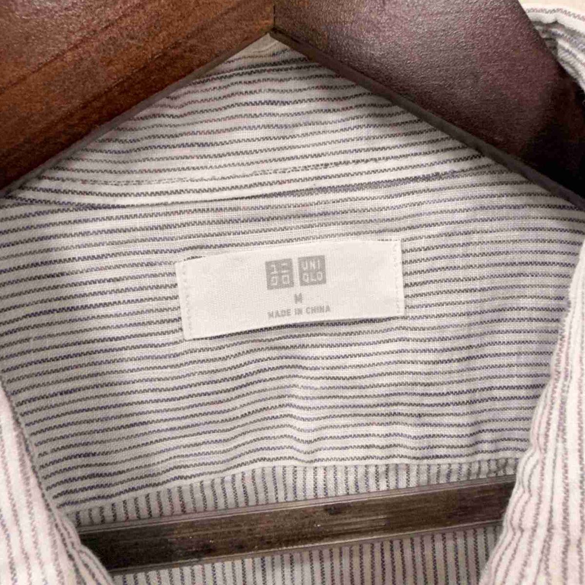 Uniqlo 100% linen stripes shirt