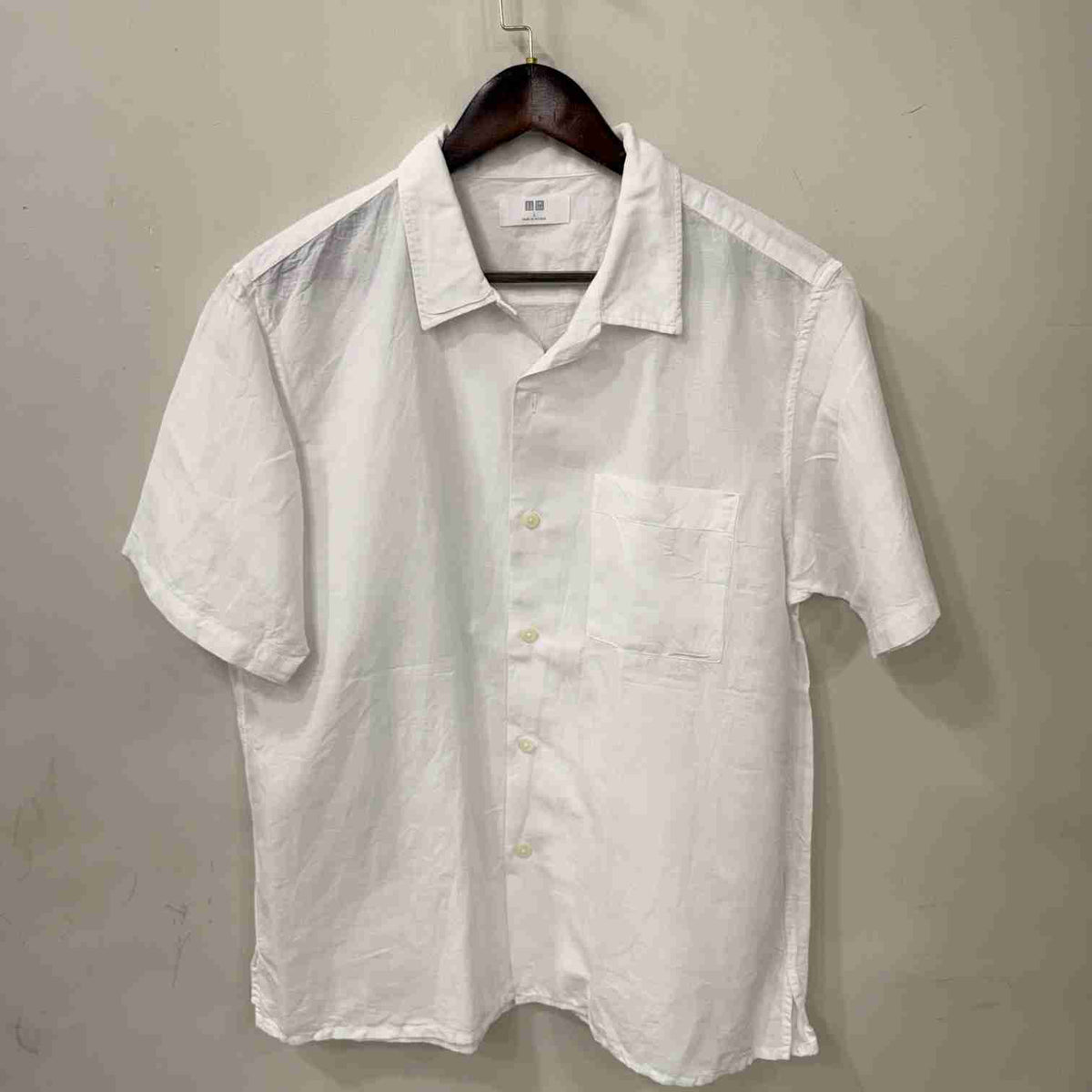Uniqlo 100% linen white shirt