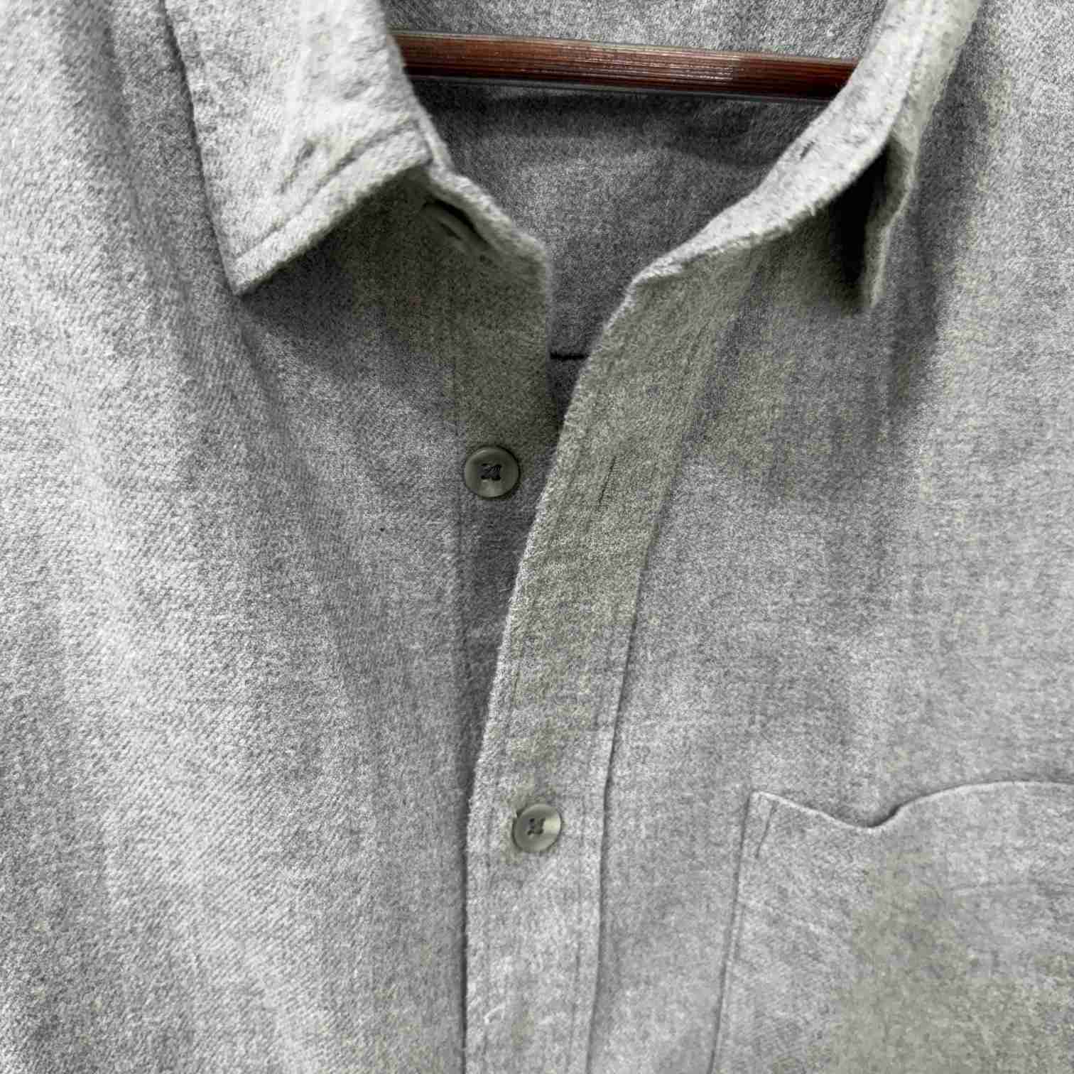 Uniqlo Grey solid shirt