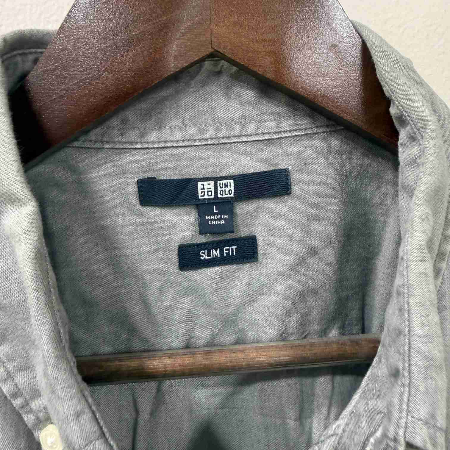 Uniqlo Grey solid shirt